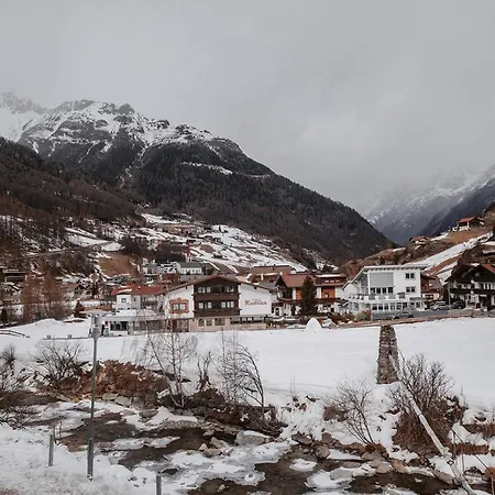 Гостьовий будинок Vibes Soelden - Your Alpine Homebase
