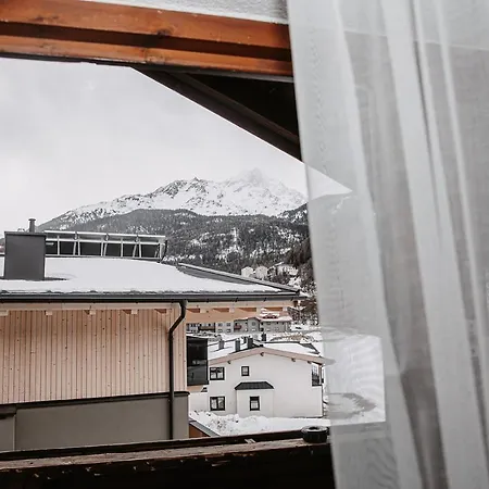 Vibes Soelden - Your Alpine Homebase Зельден