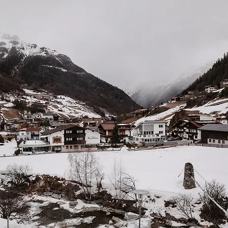 Vibes - Your Alpine Homebase 4* Sölden