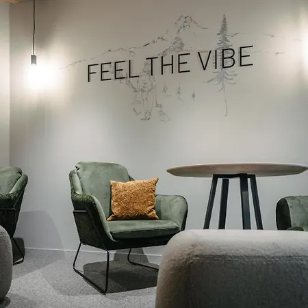 Vibes - Your Alpine Homebase Pensjonat 4*