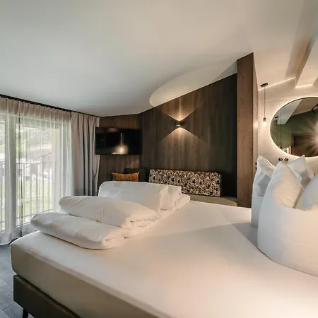 Vibes - Your Alpine Homebase Гостьовий будинок Зельден