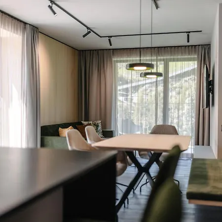 Vibes - Your Alpine Homebase 4*