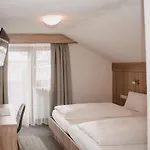 Гостевой дом Vibes - Your Alpine Homebase Зёльден