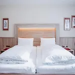 Гостевой дом Vibes - Your Alpine Homebase Зёльден