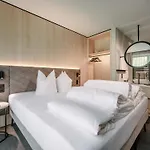 Гостевой дом Vibes - Your Alpine Homebase Зёльден