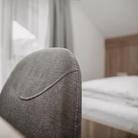Pensión Vibes - Your Alpine Homebase 4*