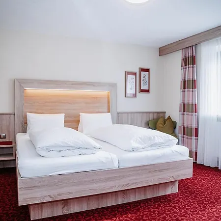 Pensión Vibes - Your Alpine Homebase 4*
