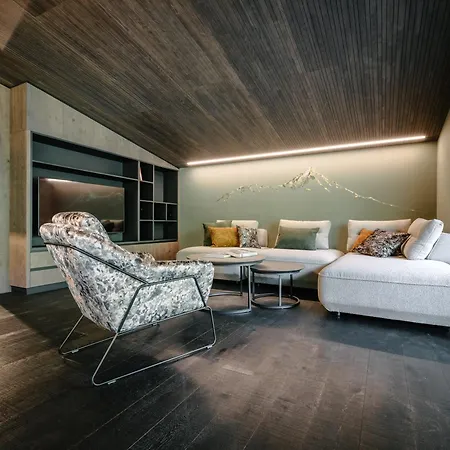 Pensión Vibes - Your Alpine Homebase Sölden
