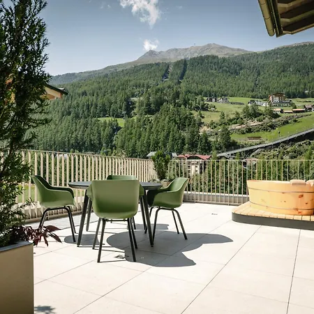 Vibes - Your Alpine Homebase Pensión 4*